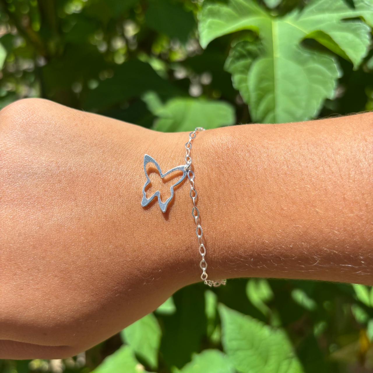 Pulseira com Borboleta Vazada 18cm em Prata 925 - Imagem 2