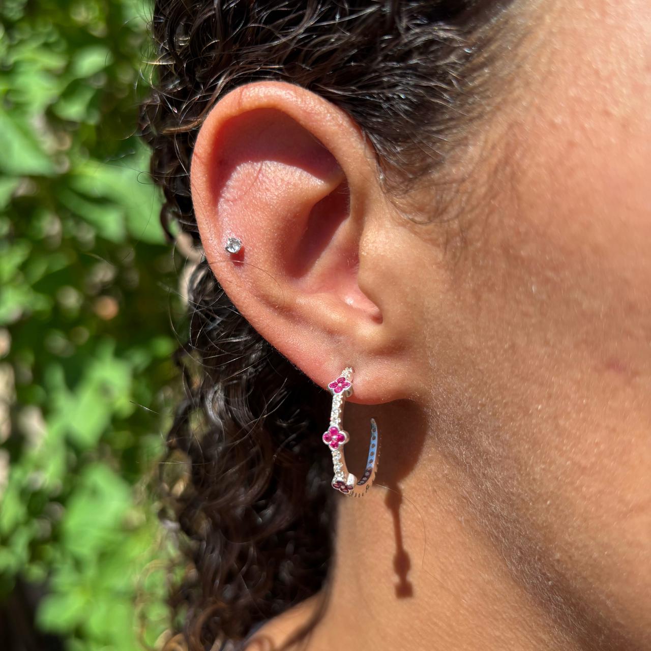 Argola Rosa Cravejada em Prata 925 - Imagem 2